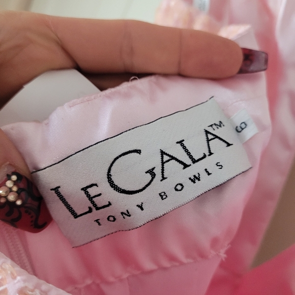 Le Gala Tony Bowls pink Halter Ball Gown size 6 - Picture 8 of 10